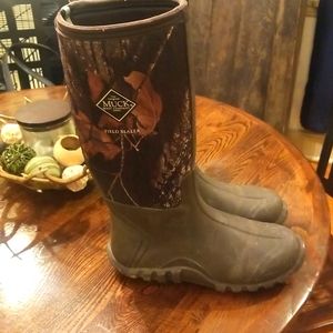 Muck boots
